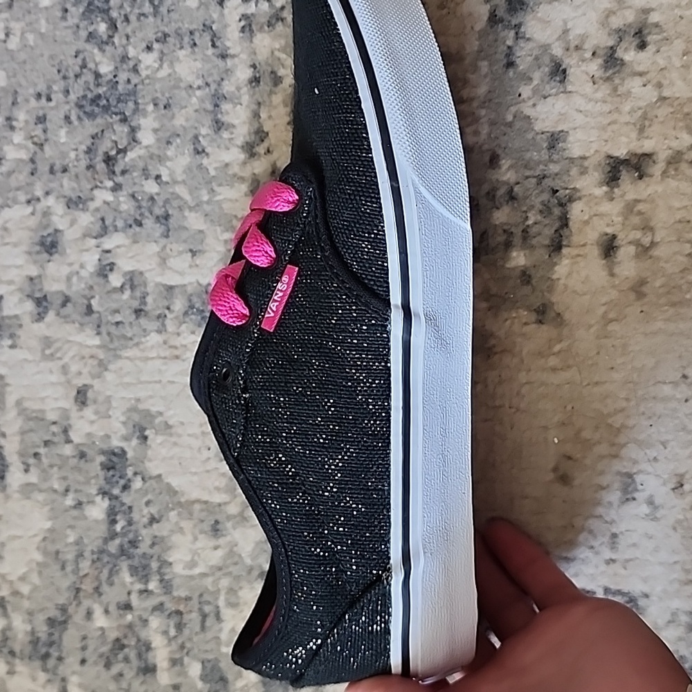 Vans - Picture 3 of 4